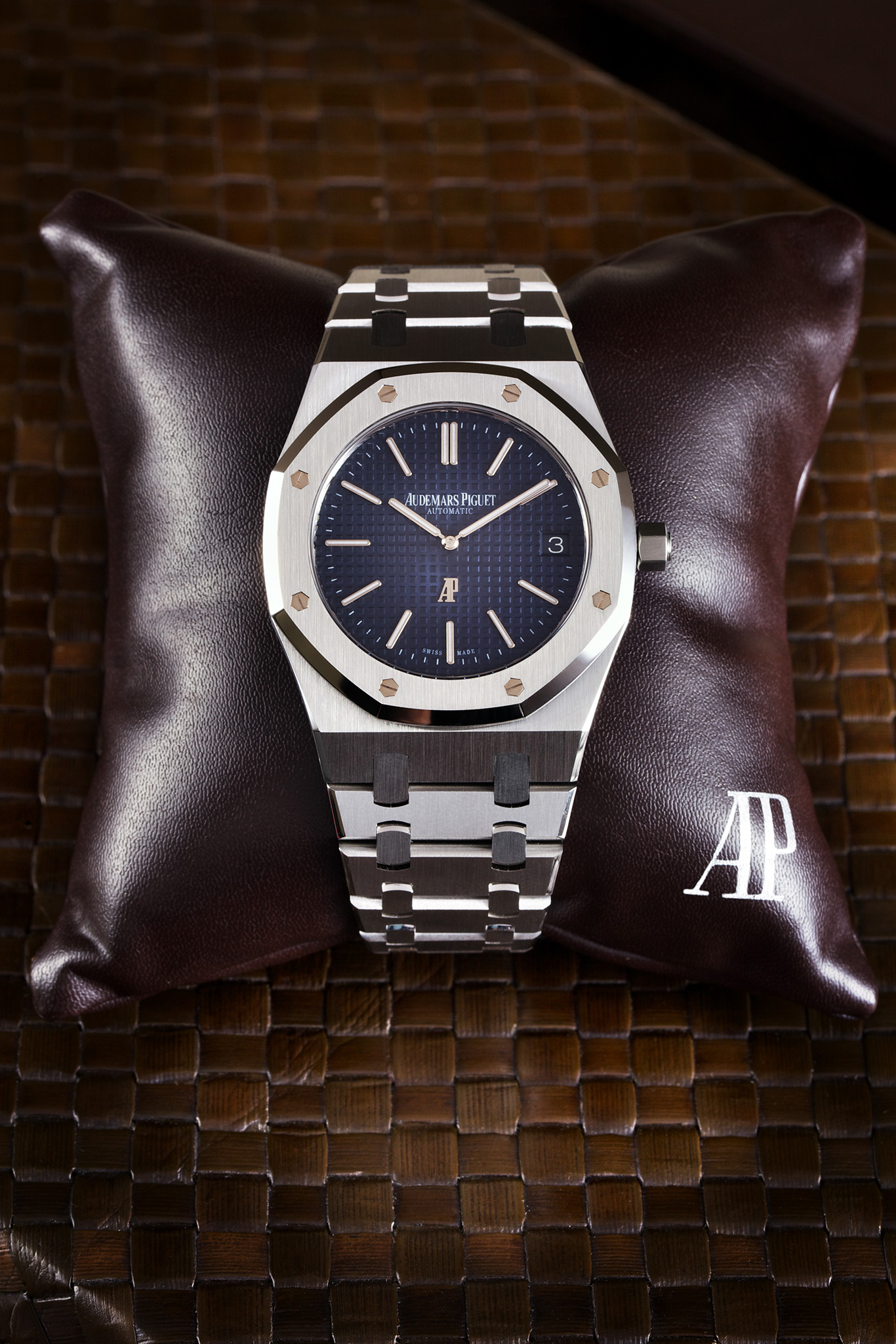 Audemars Piguet Extra Thin Royal Oak 15202 iW Magazine Mike Mellia